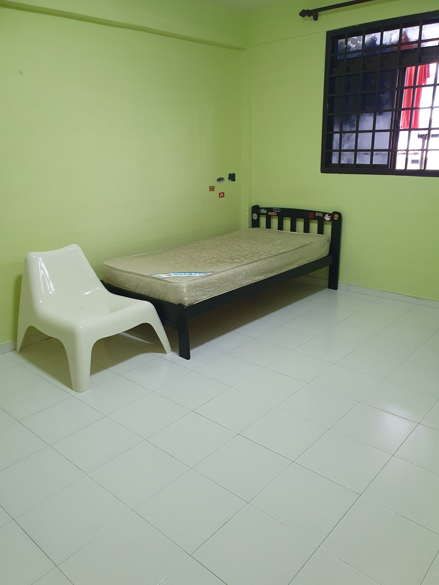 Blk 82 Commonwealth Close mrt , HDB Mdm Lee